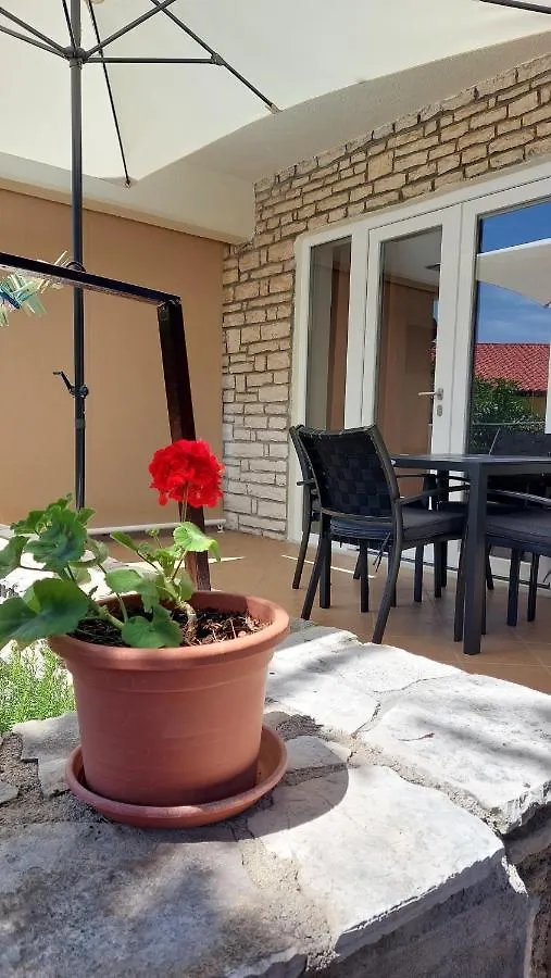 Tangerine Apartment Rabac 0*,
