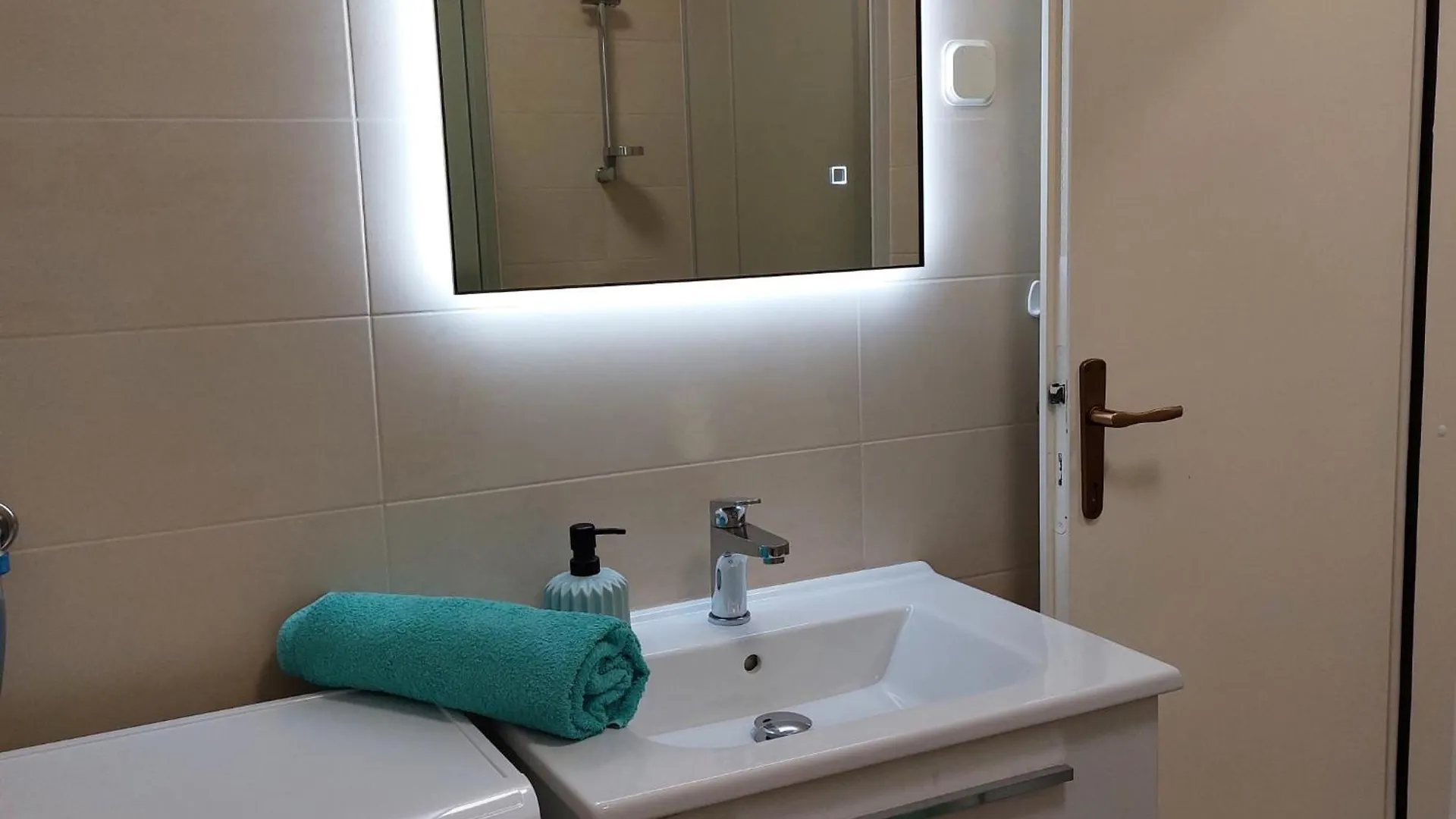Tangerine Apartment Rabac